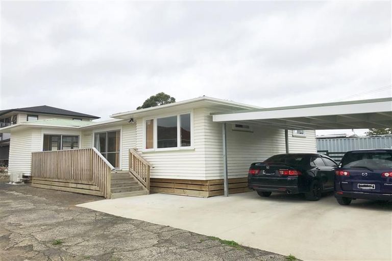 Photo of property in 44 Fairdene Avenue, Henderson, Auckland, 0610