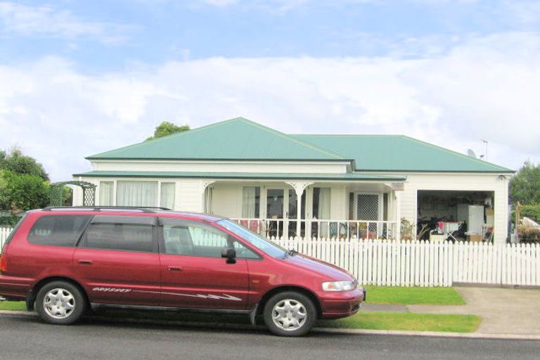 Photo of property in 202 Mayfair Avenue, Whangamata, 3620