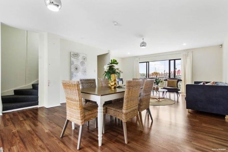 Photo of property in Krisley Court, 10/6 Ambrico Place, New Lynn, Auckland, 0600