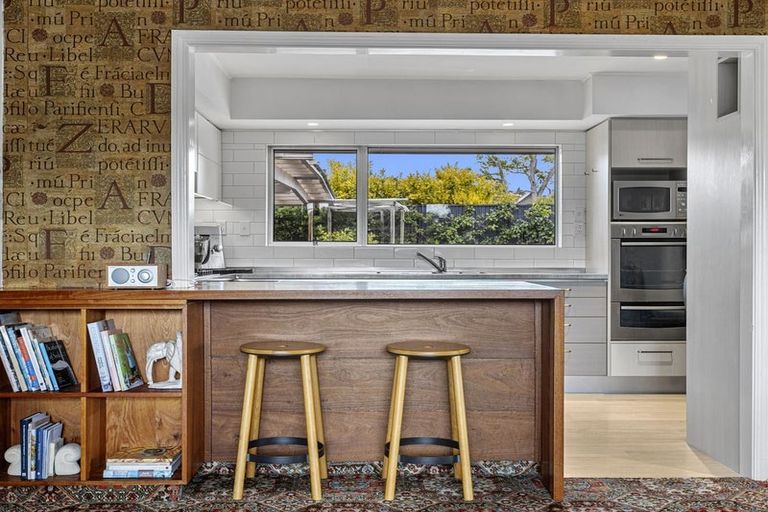 Photo of property in 239 Fifield Terrace, Opawa, Christchurch, 8023