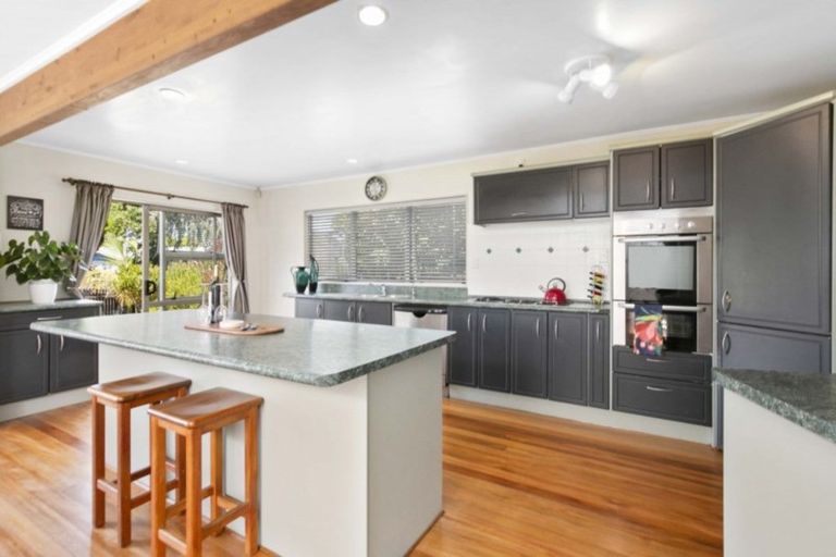 Photo of property in 40 Challen Close, Conifer Grove, Takanini, 2112