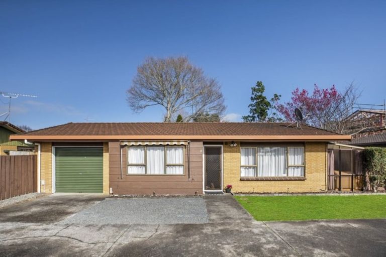 Photo of property in 1/2 Short Street, Papakura, 2110