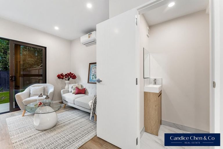 Photo of property in 19 Don Oliver Lane, Glen Eden, 0602