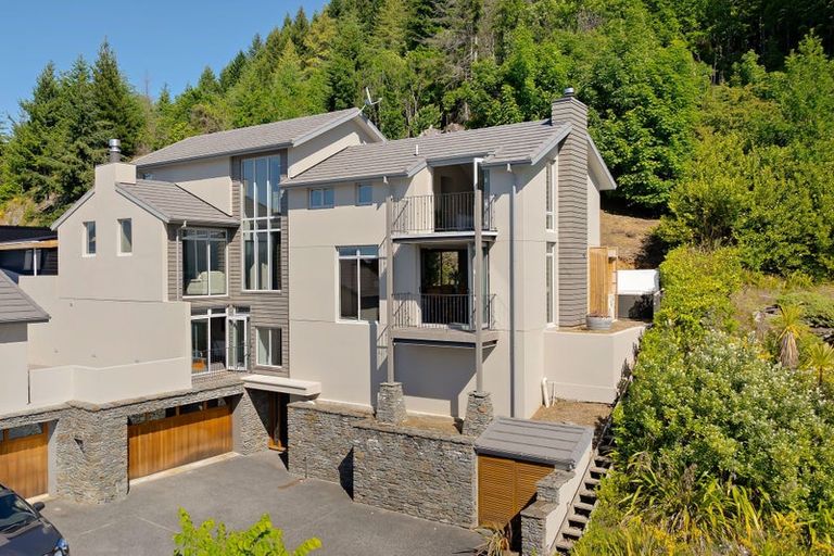 Photo of property in 6a Lancewood Lane, Queenstown, 9300