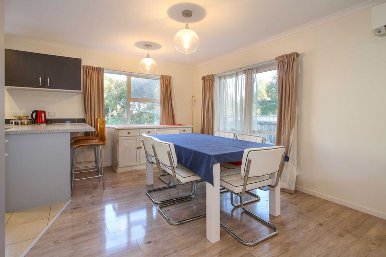 Photo of property in 40 Roberts Road, Glenfield, Auckland, 0629