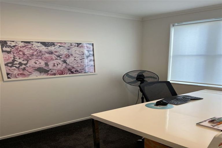 Photo of property in 18 Bellbird Street, Papakura, 2110