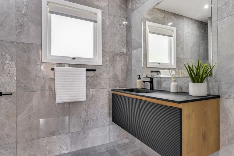 Photo of property in 1 Kingsway Crescent, Forest Lake, Hamilton, 3200