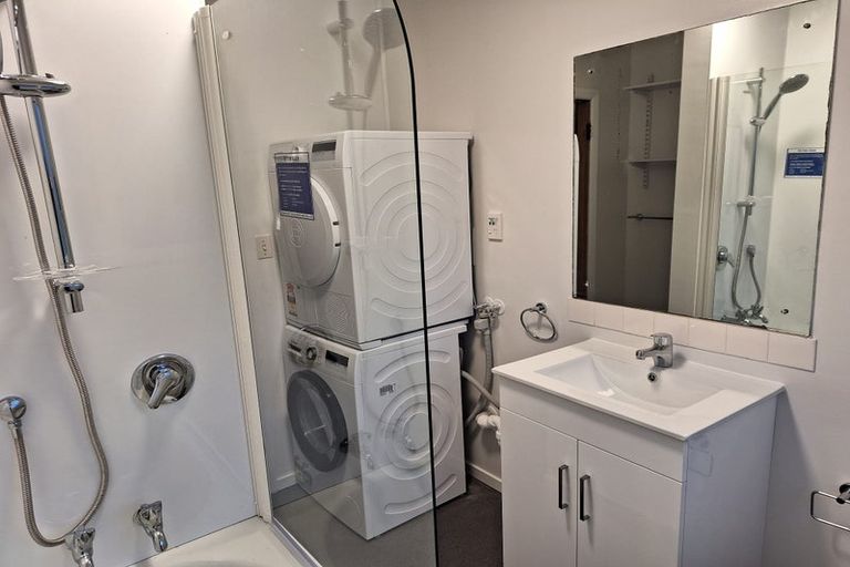 Photo of property in 22 Nicholson Road, Khandallah, Wellington, 6035