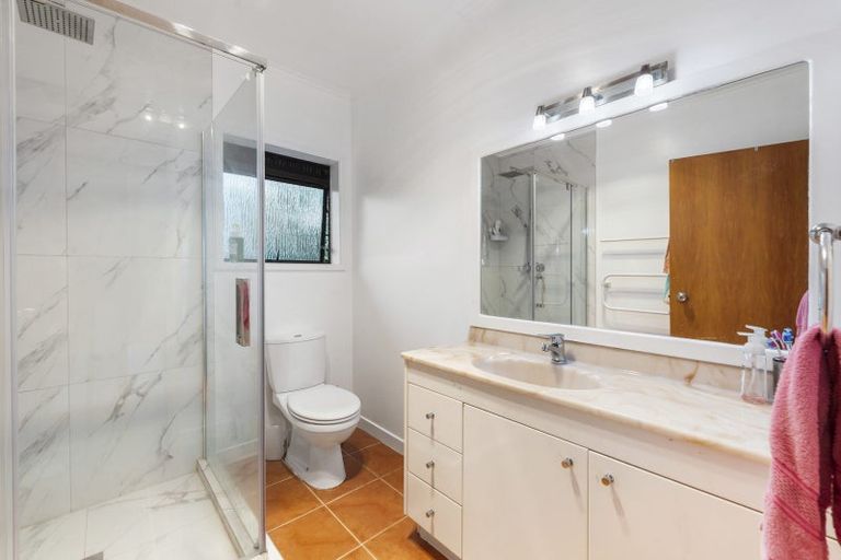 Photo of property in 16 Willis Road, Papakura, 2110