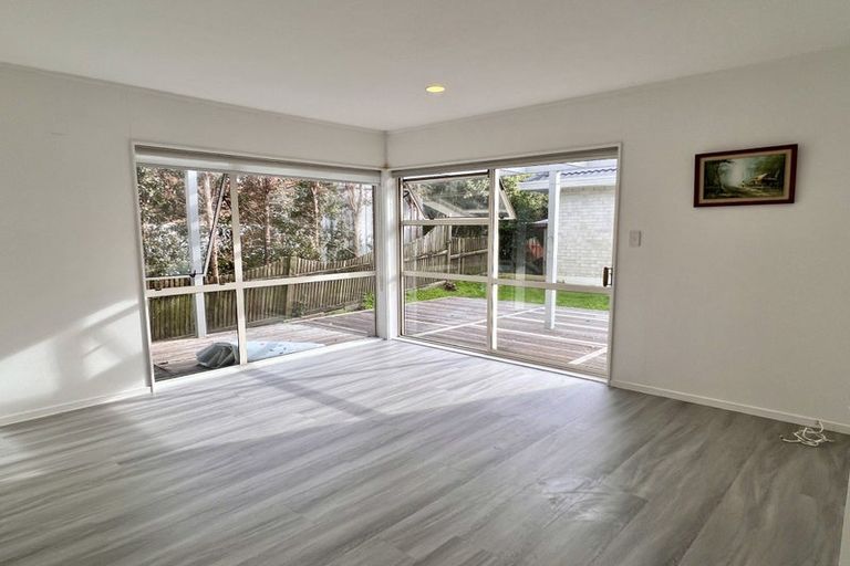 Photo of property in 2/19 Driscoll Place, Farm Cove, Auckland, 2010