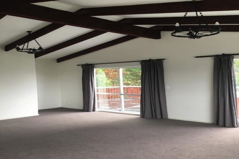 Photo of property in 3a Kerr Grove, Johnsonville, Wellington, 6037