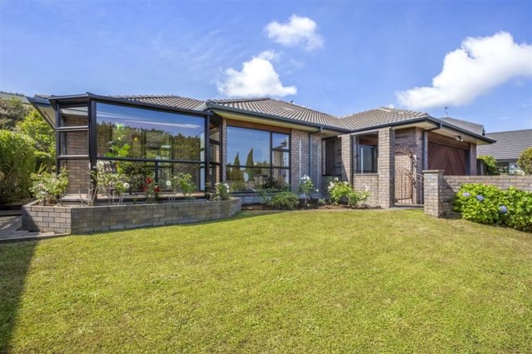 Photo of property in 14 Tombane Terrace, Papakowhai, Porirua, 5024