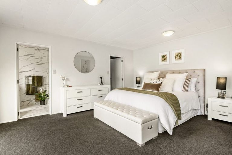 Photo of property in 2/12a Mcdowell Crescent, Hillcrest, Auckland, 0627