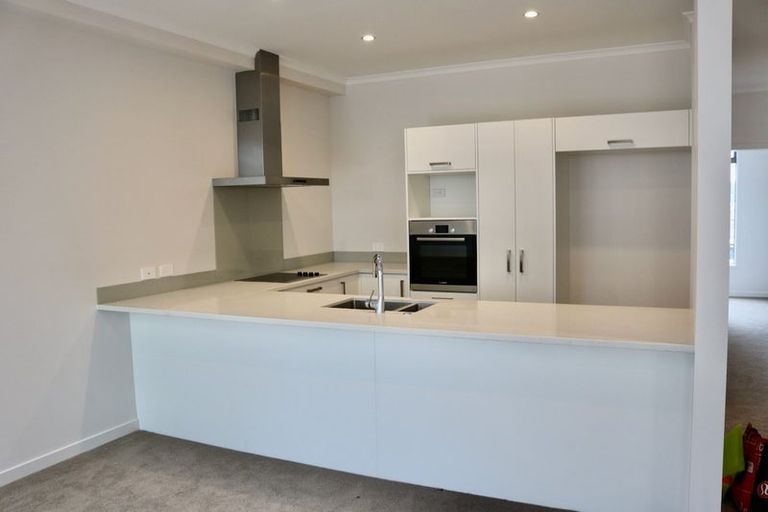 Photo of property in 94 Hobsonville Point Road, Hobsonville, Auckland, 0616