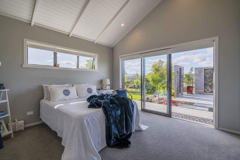 Photo of property in 18 Topping Place, Whitianga, 3510