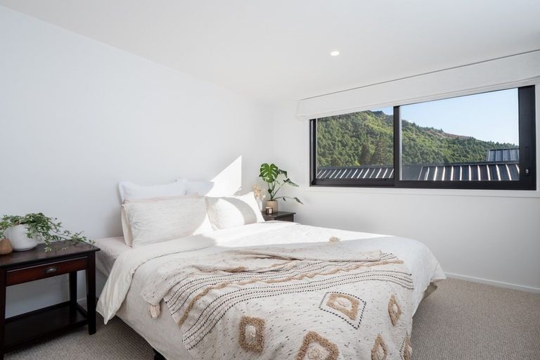 Photo of property in 24 Flynn Lane, Arrowtown, 9302