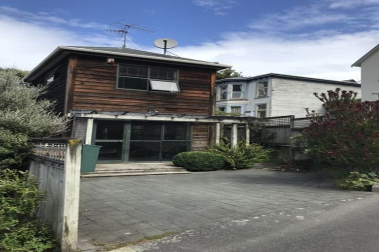 Photo of property in 1/2 Malcolm Lane, Thorndon, Wellington, 6011