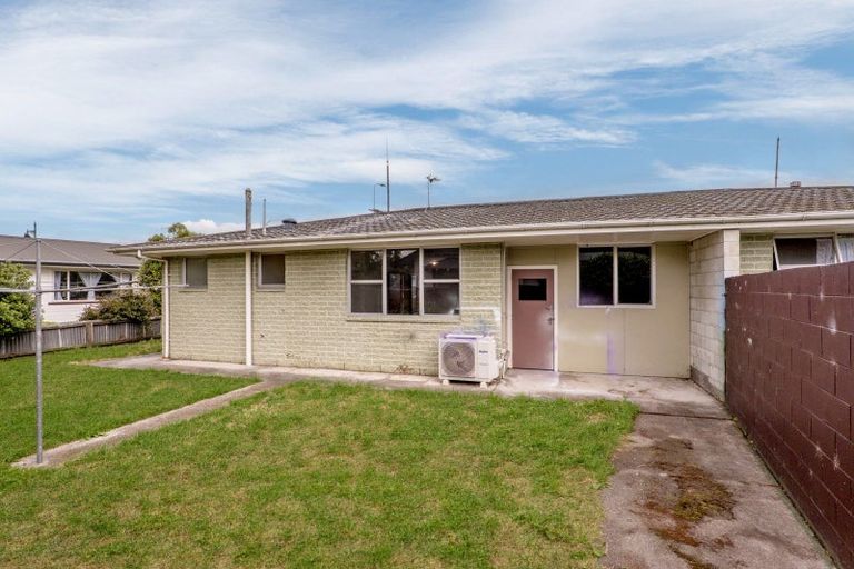 Photo of property in 2/99 Briggs Road, Shirley, Christchurch, 8052