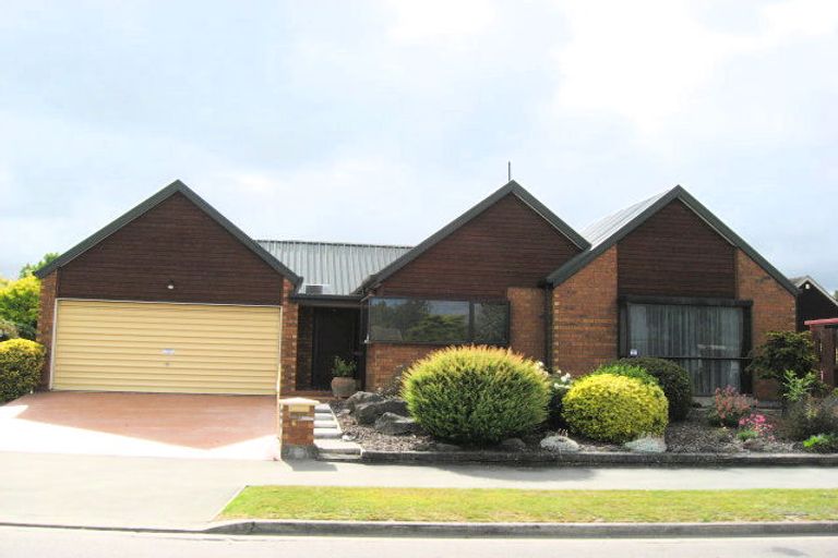 Photo of property in 1/6 Cricklewood Place, Avonhead, Christchurch, 8042