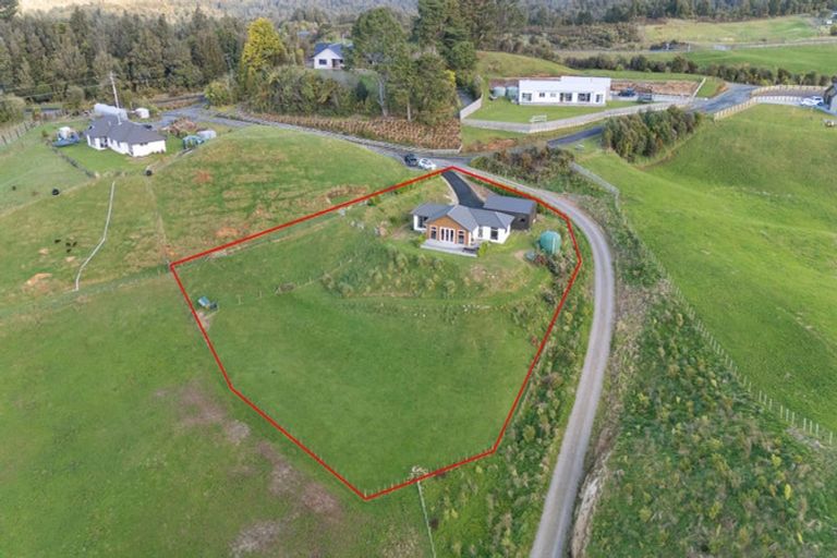 Photo of property in 956b Whakamarama Road, Whakamarama, 3179