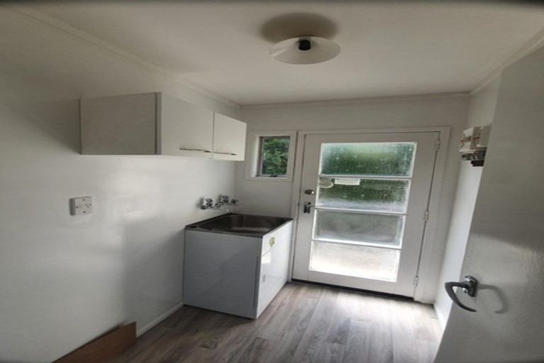 Photo of property in 2/10 Gloaming Place, Conifer Grove, Takanini, 2112