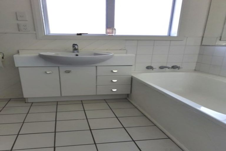 Photo of property in 12 Larch Place, Casebrook, Christchurch, 8051