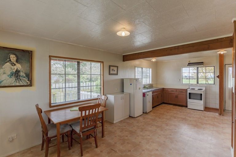 Photo of property in 19 Ellison Street, Otane, 4202