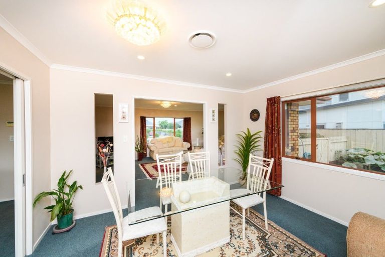 Photo of property in 12 Silkwood Place, Fitzherbert, Palmerston North, 4410