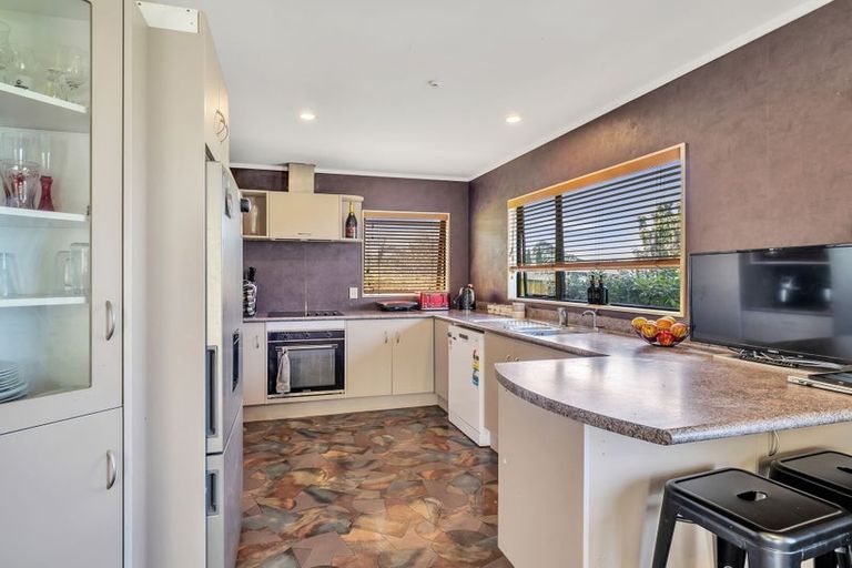 Photo of property in 75 Parnell Heights, Kelvin Grove, Palmerston North, 4414