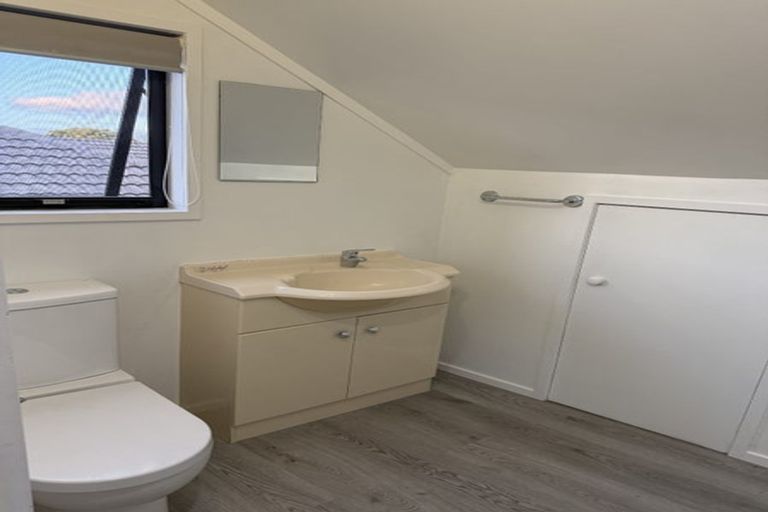 Photo of property in 13 Wainoni Heights, Greenhithe, Auckland, 0632