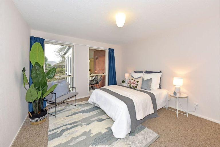 Photo of property in 2 Wynand Place, Sockburn, Christchurch, 8042