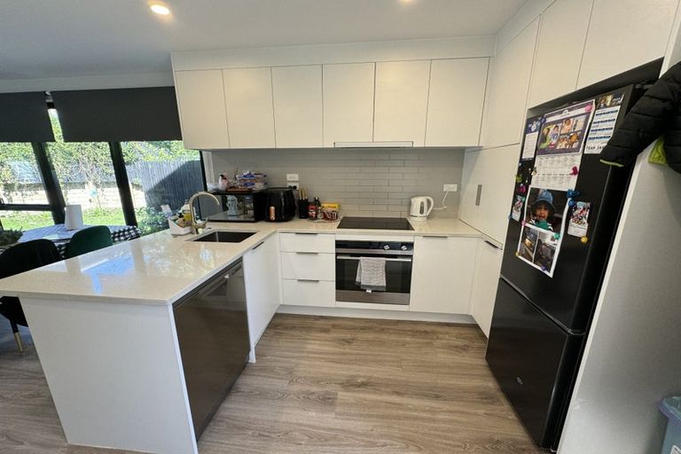 Photo of property in 7/37 Camelot Place, Glenfield, Auckland, 0629