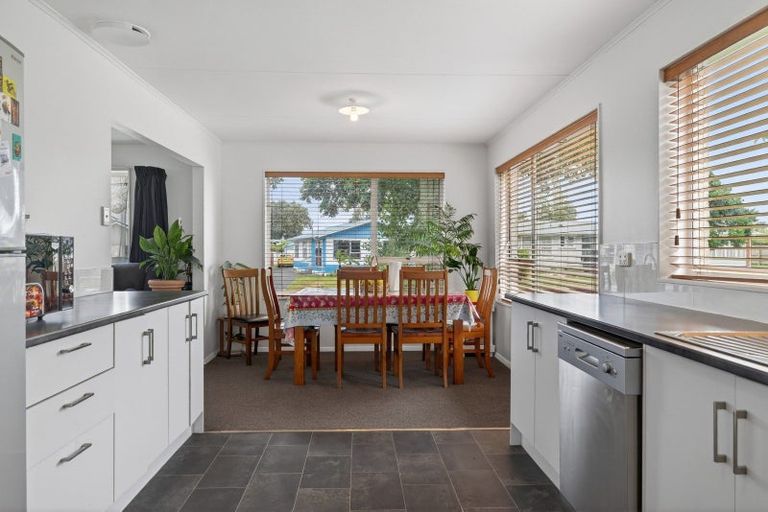Photo of property in 19 Stillwater Place, Westbrook, Palmerston North, 4412