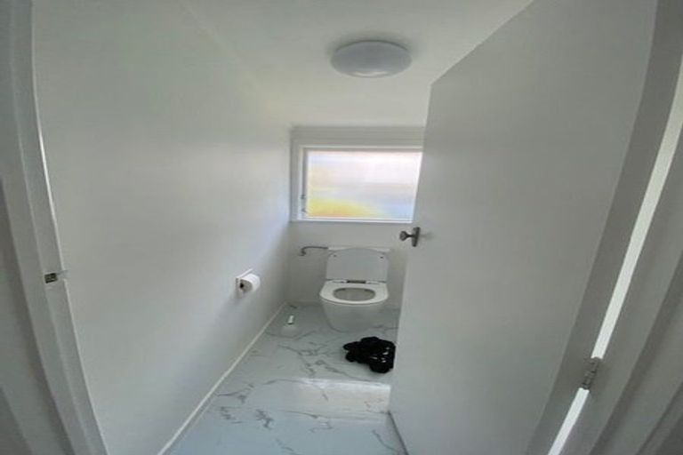 Photo of property in 1/32 Kowhai Road, Campbells Bay, Auckland, 0630