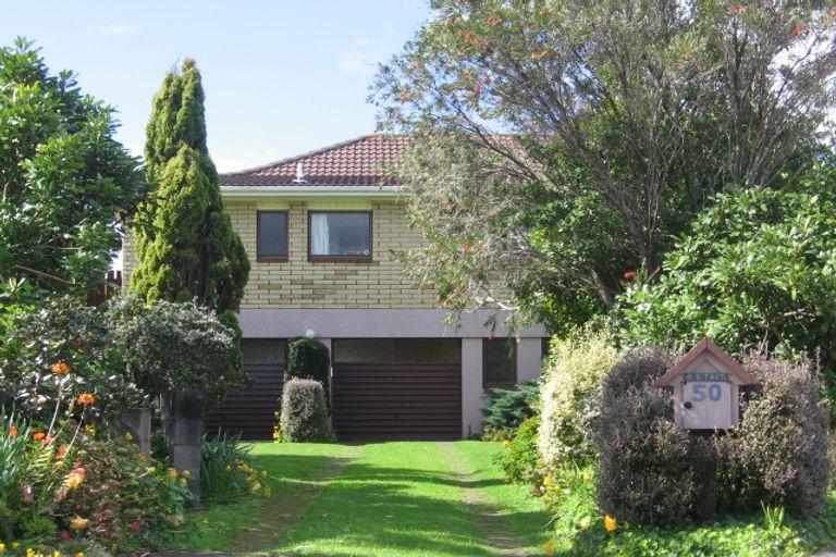 Photo of property in 50 Du Fresne Place, Russell, 0202