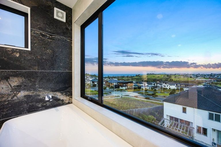 Photo of property in 7 Pakirikiri Street, Long Bay, Auckland, 0630