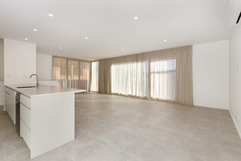 Photo of property in 12a Russell Street, Picton, 7220