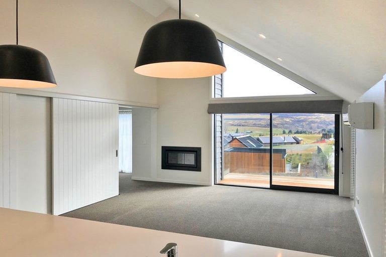 Photo of property in 8 Falconer Rise, Jacks Point, Queenstown, 9371
