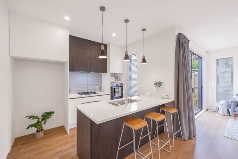 Photo of property in 4c Halberg Street, Glenfield, Auckland, 0629