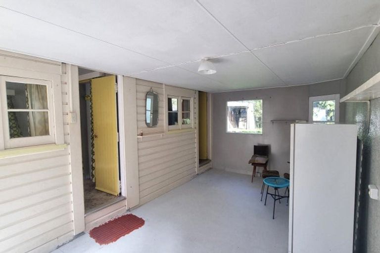 Photo of property in 100 Mcleavey Road, Ohau, Levin, 5570