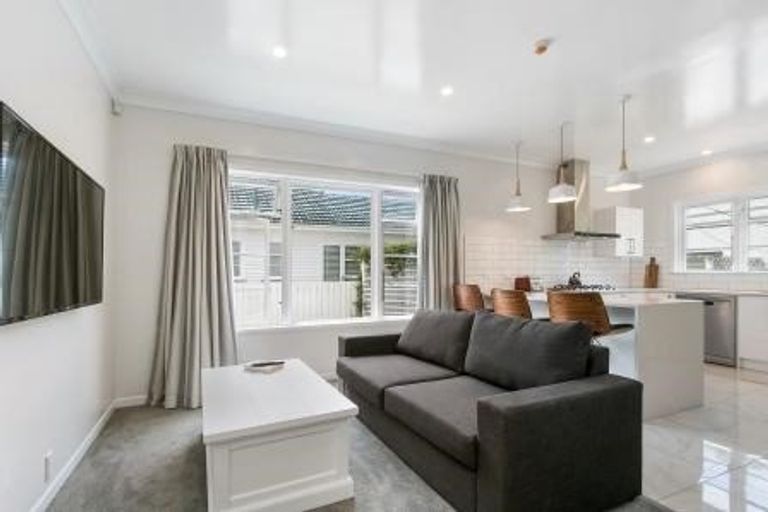 Photo of property in 312 Waiwhetu Road, Fairfield, Lower Hutt, 5011
