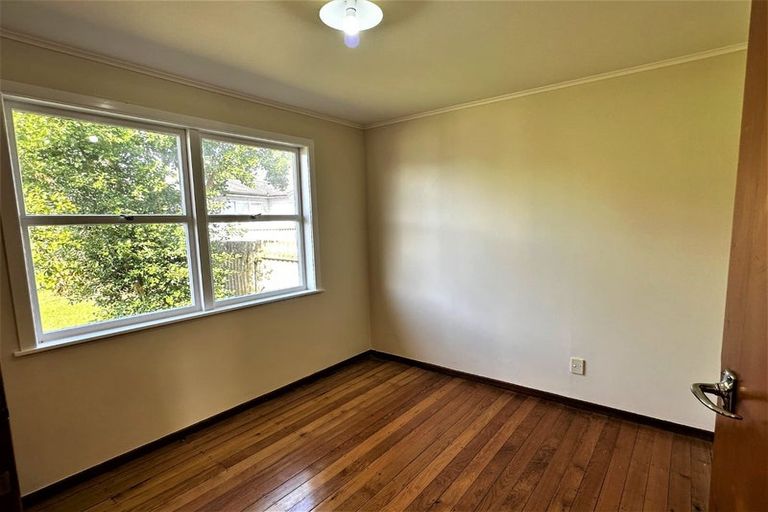 Photo of property in 44 Tiraumea Drive, Pakuranga, Auckland, 2010