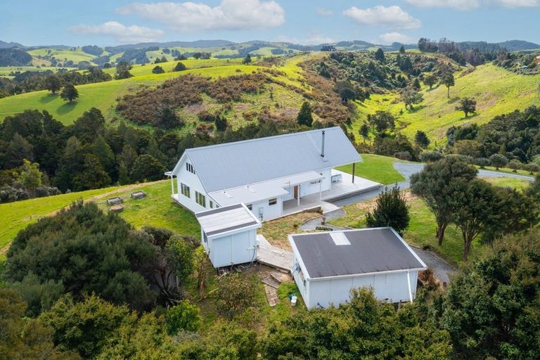 Photo of property in 169 Te Toiroa Road, Ngunguru, Whangarei, 0173