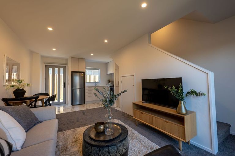 Photo of property in 23 Awaroa Road, Sunnyvale, Auckland, 0612