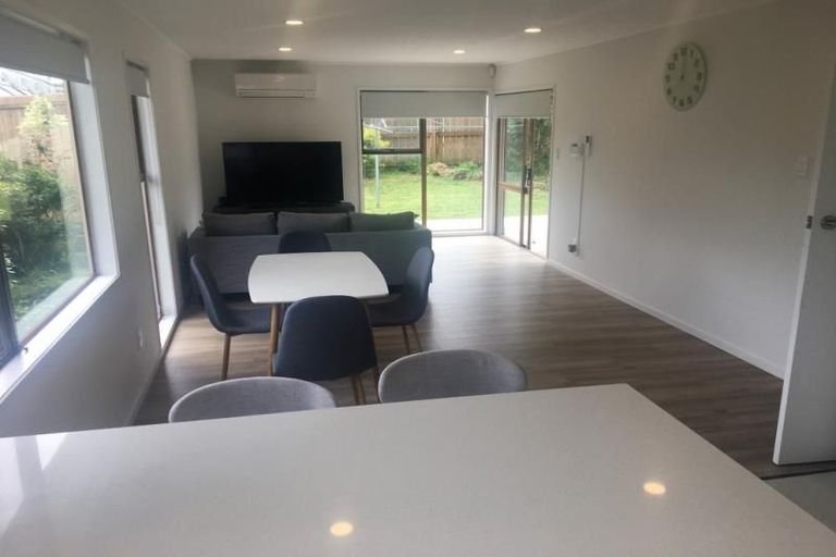 Photo of property in 34 Kelman Road, Kelston, Auckland, 0602