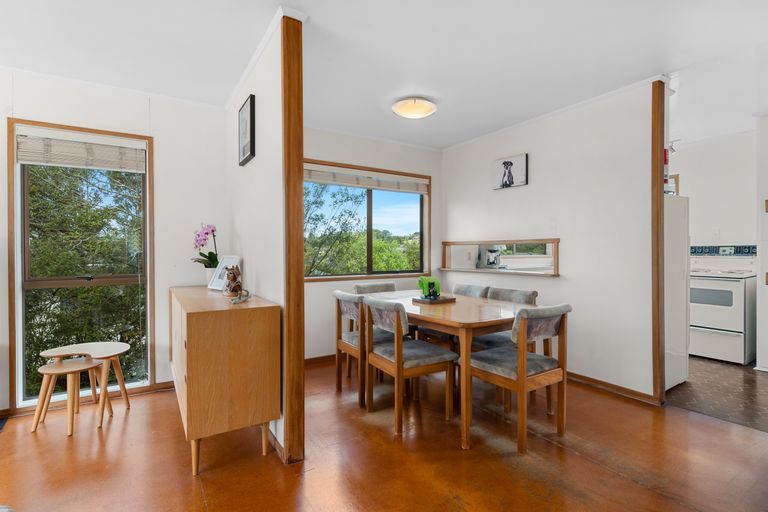 Photo of property in 24 Deverell Place, Northcross, Auckland, 0632