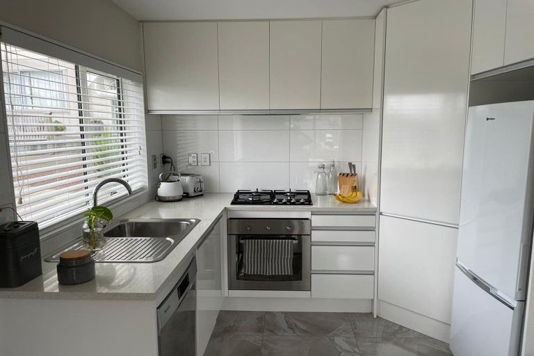 Photo of property in 10 Sequoia Place, Sunnynook, Auckland, 0620