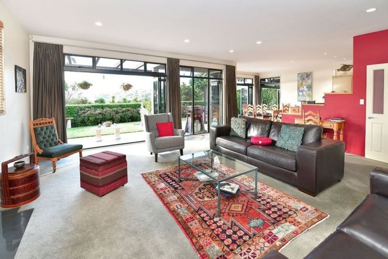 Photo of property in 21 The Crescent, Tindalls Beach, Whangaparaoa, 0930