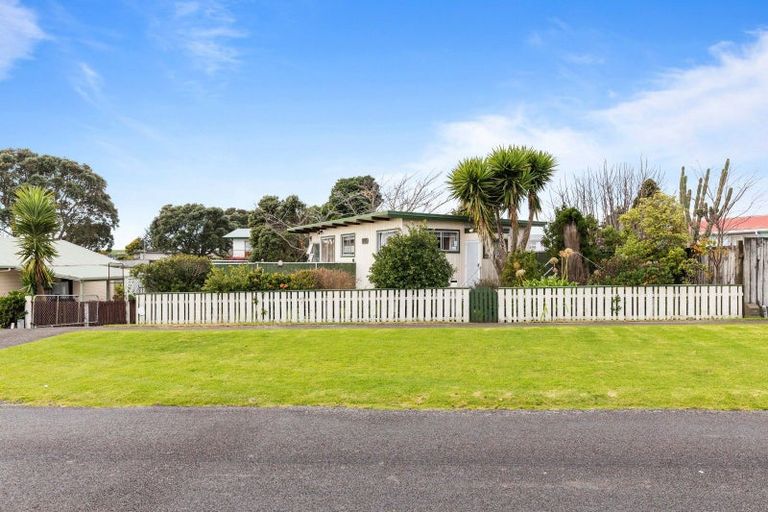 Photo of property in 22 Harris Street, Waitara, 4320