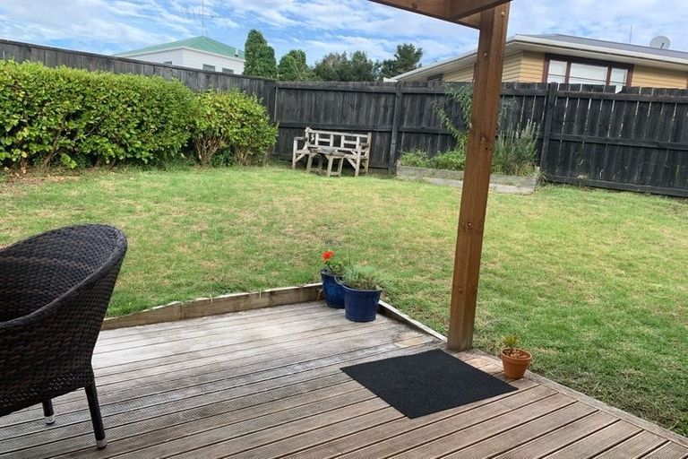Photo of property in 1/29 Ludlow Terrace, Totara Vale, Auckland, 0627